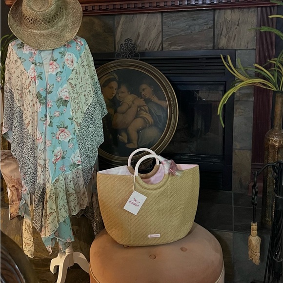 Beautiful duster! - Picture 1 of 3